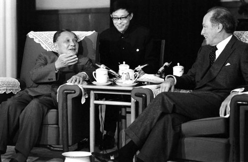 Pierre Trudeau with Chinese leaders.jpg