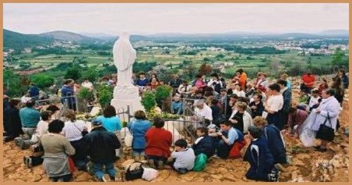 mary-statue-worship.jpg